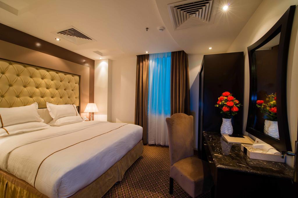 Al Yamama Palace Hotel Suites Rijád Pokoj fotografie