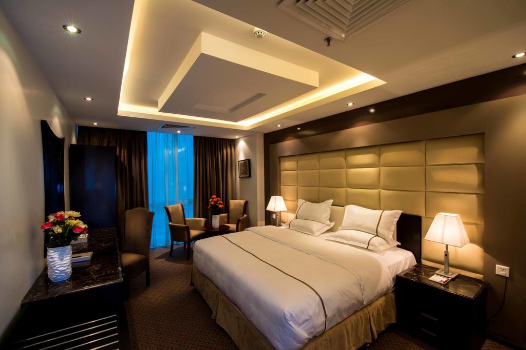 Al Yamama Palace Hotel Suites Rijád Pokoj fotografie