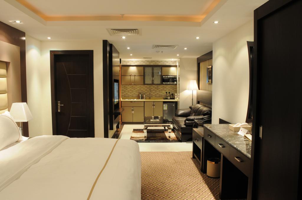 Al Yamama Palace Hotel Suites Rijád Pokoj fotografie