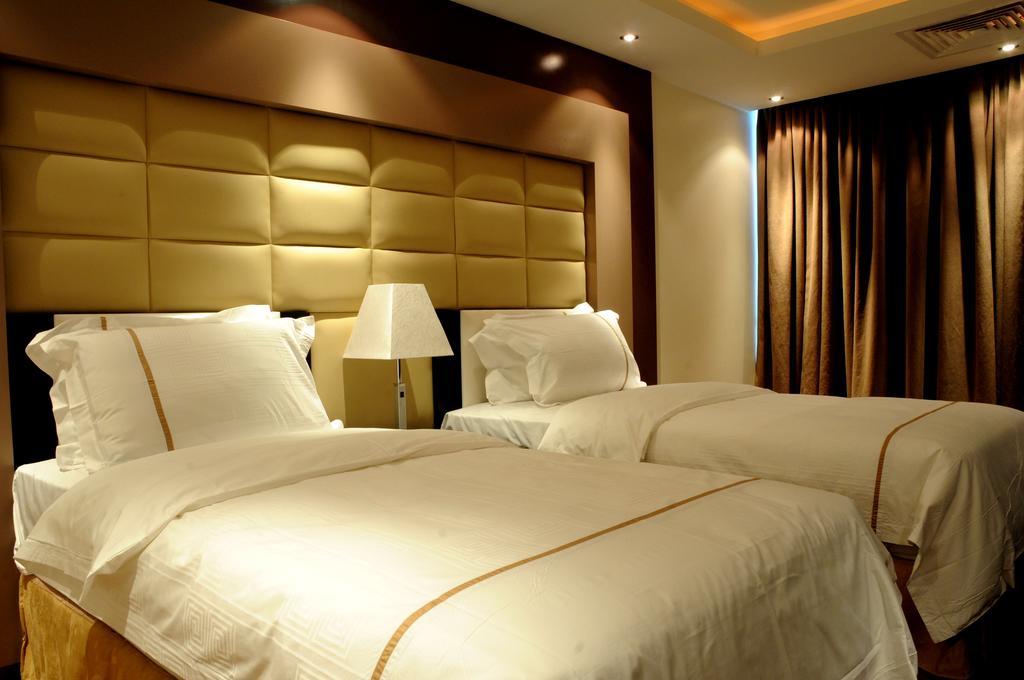 Al Yamama Palace Hotel Suites Rijád Pokoj fotografie